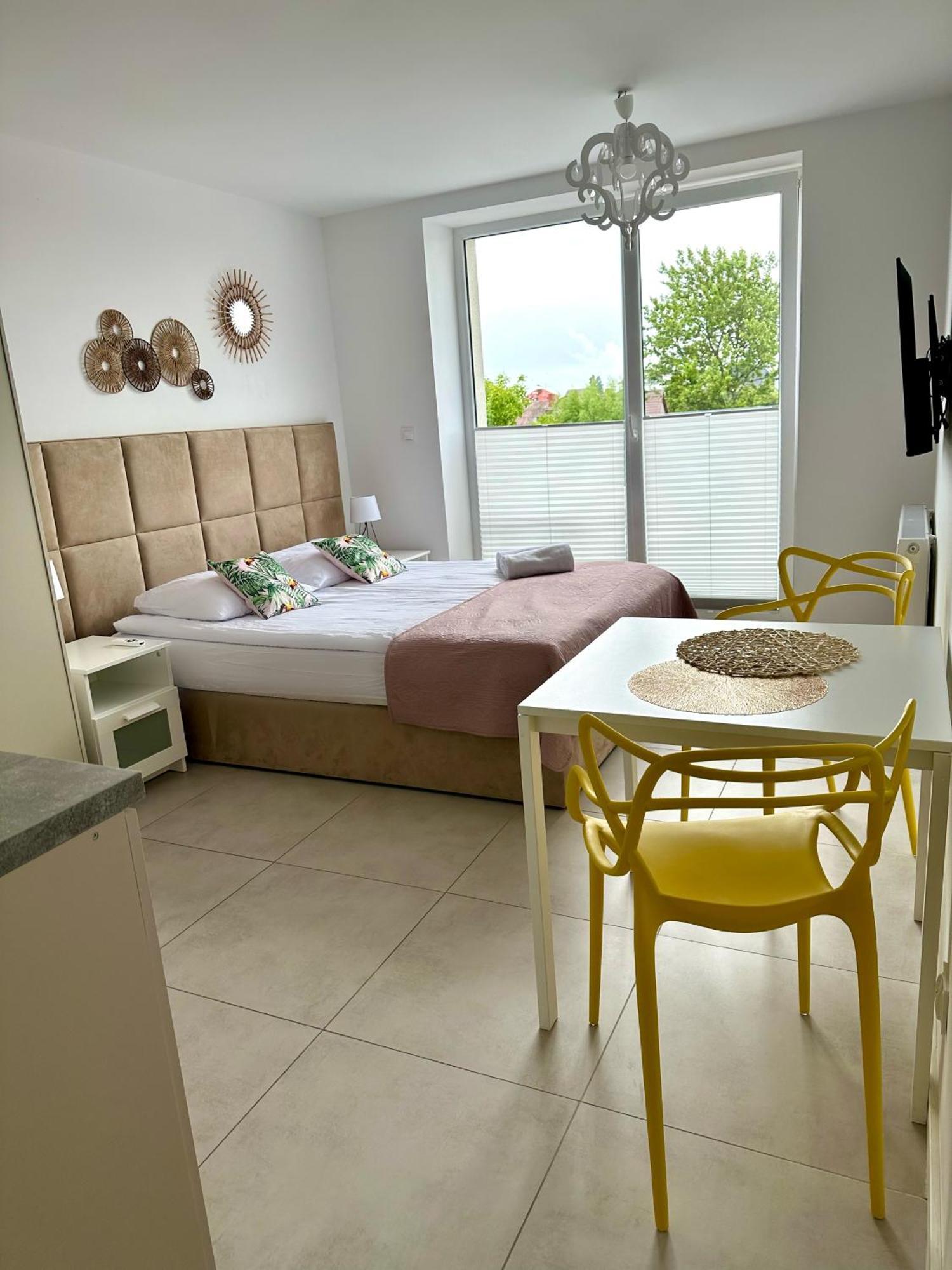 Apartamenty Sunny Stay ยาสตาร์เนีย ภายนอก รูปภาพ